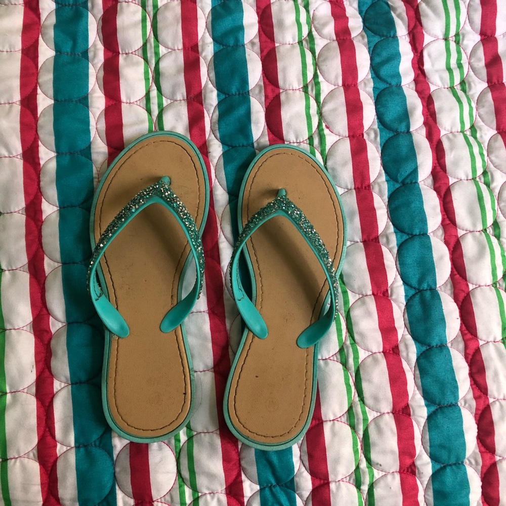 Size 7/8 mint green/ turquoise
